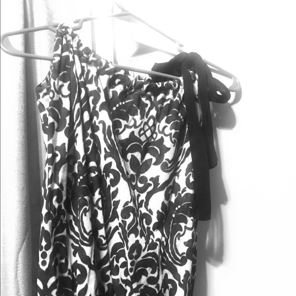 White House Black Market ~ bow tie blouse M